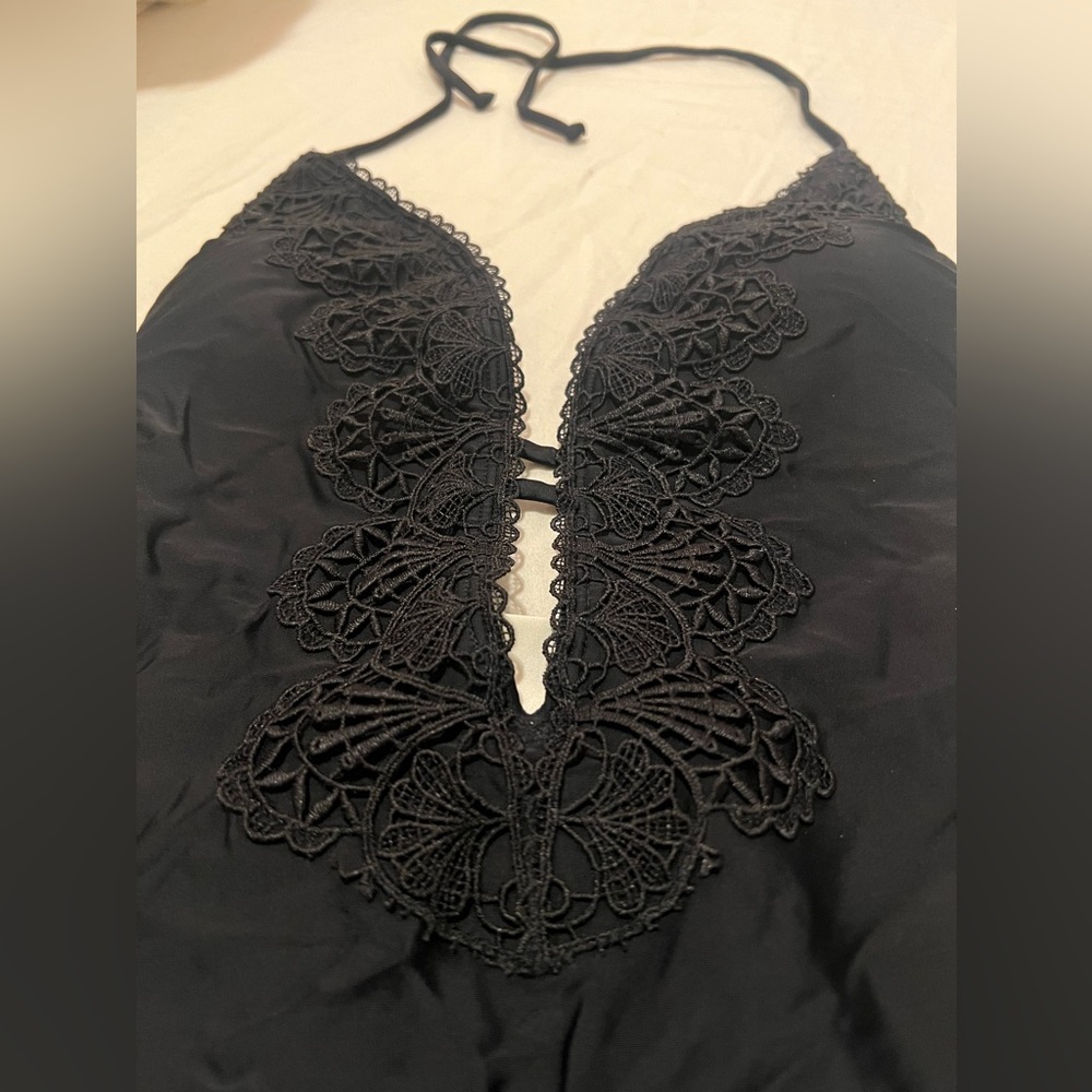 One piece plunge swimsuit